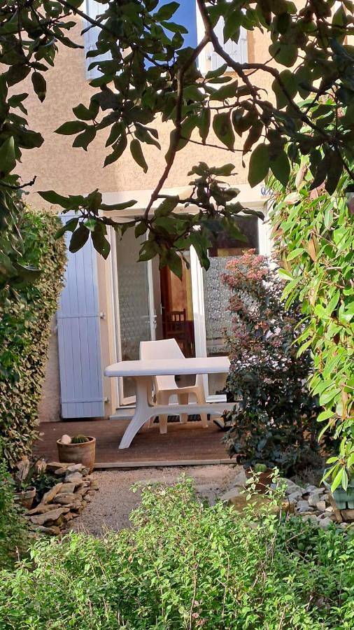 Maison de vacances pour 5 personnes, avec terrasse ainsi que vue et piscine