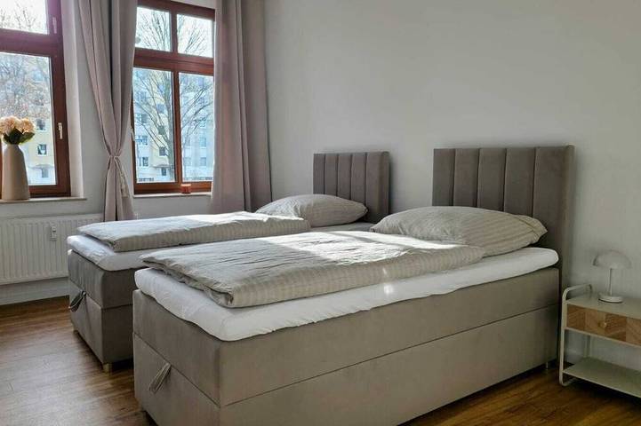 Entire apartment, Cream & Cozy Apartment - Central 62 m² Boxspring beds Wlan Coffee Tv in Magdeburg, Elbe-Börde-Heide