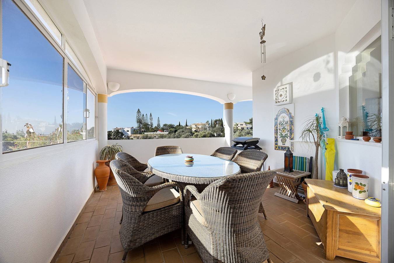 Casa vacanze "Primavera" con vista mare, piscina, Wi-Fi, A/C, terrazze e giardino in Carvoeiro, Lagoa