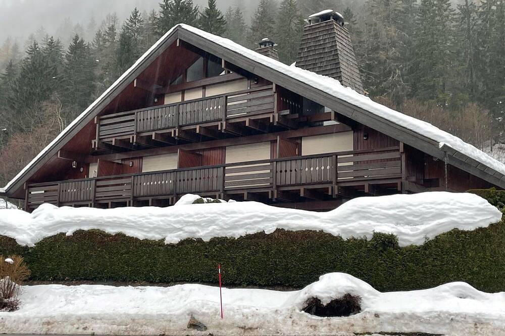 Entire apartment, Cosy apartment for 4 guests with Wifi and Tv in Argentière, Chamonix-Mont-Blanc