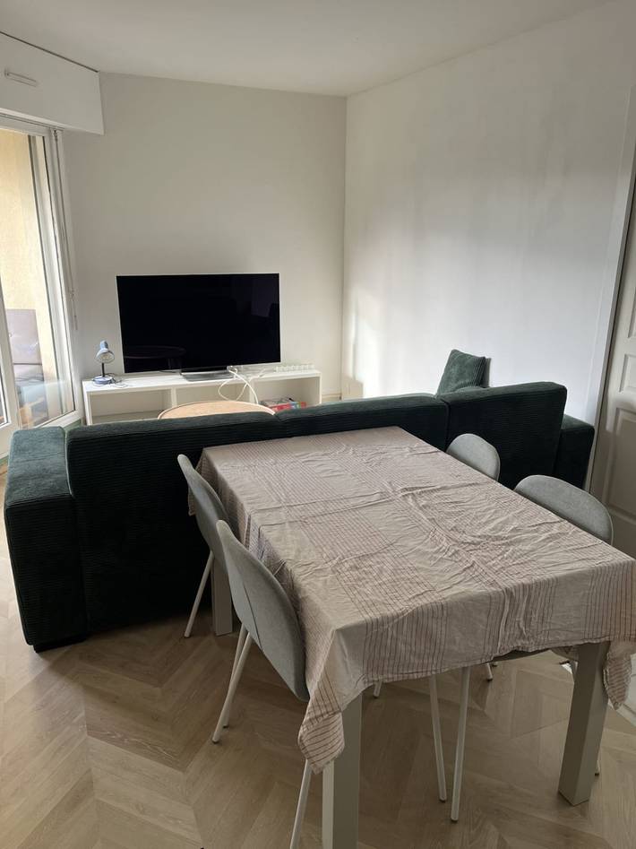 Apartamento entero, Le Blum - Ac - Balcon - Porte de Bercy in Maisons-Alfort, Valle del Marne