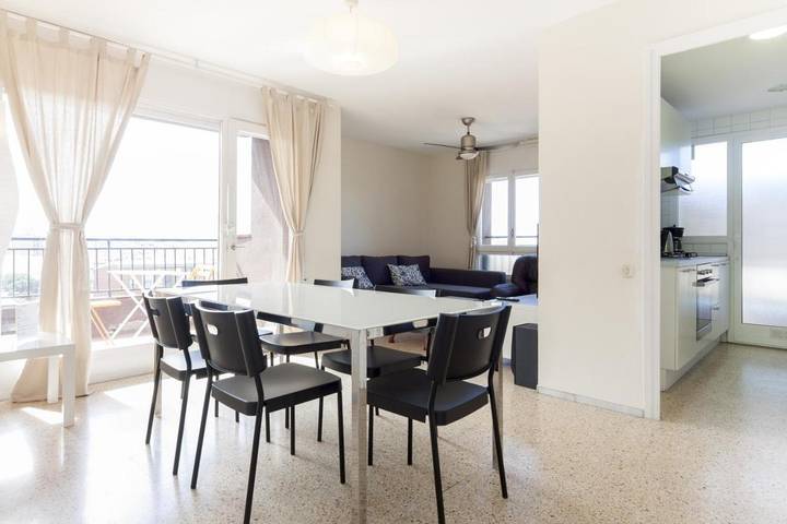 Apartamento para 8 personas, con Balcón y Vistas en Sabadell
