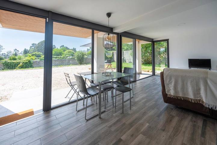 Location de vacances pour 4 personnes, avec terrasse ainsi que vue et jardin, animaux acceptés à Oleiros (Espanha) - 4