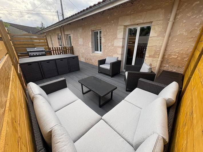 Location de vacances pour 8 personnes, avec terrasse à Saint-Laurent-Médoc