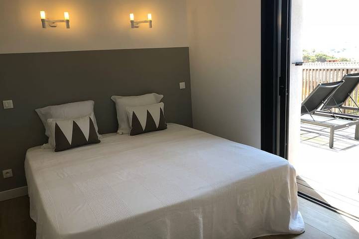 Location de vacances pour 10 personnes, avec jardin et terrasse dans Plage de Lava - 4
