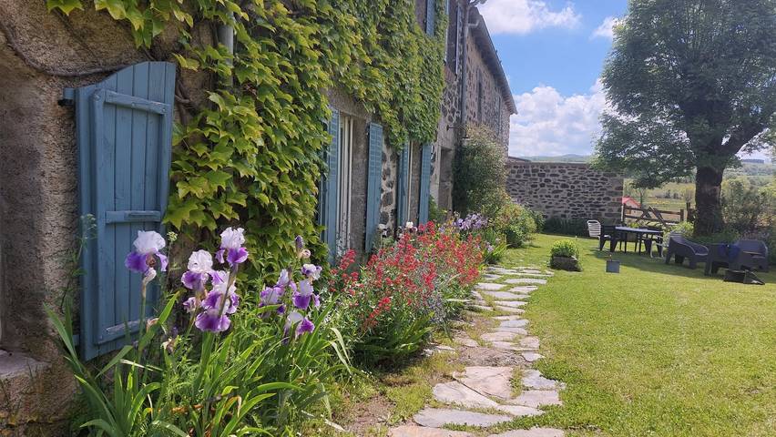 Gîte pour 6 personnes, avec jardin et terrasse dans L'Aubrac - 2