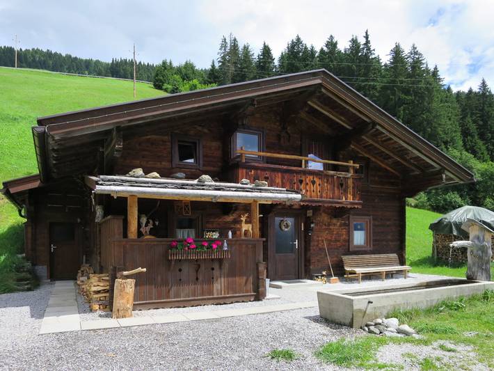 Ferienhaus für 13 Personen, mit Balkon und Terrasse sowie Garten in Hippach