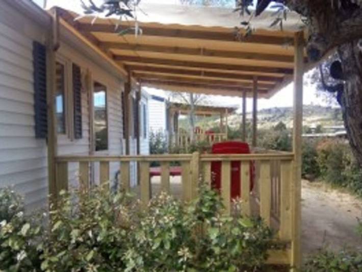 Mobil home pour 4 personnes, avec terrasse et piscine dans Terra Alta
