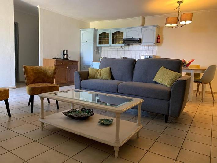 Gîte pour 4 personnes, avec Terrasse ainsi que Jardin et Vue à Bouresse