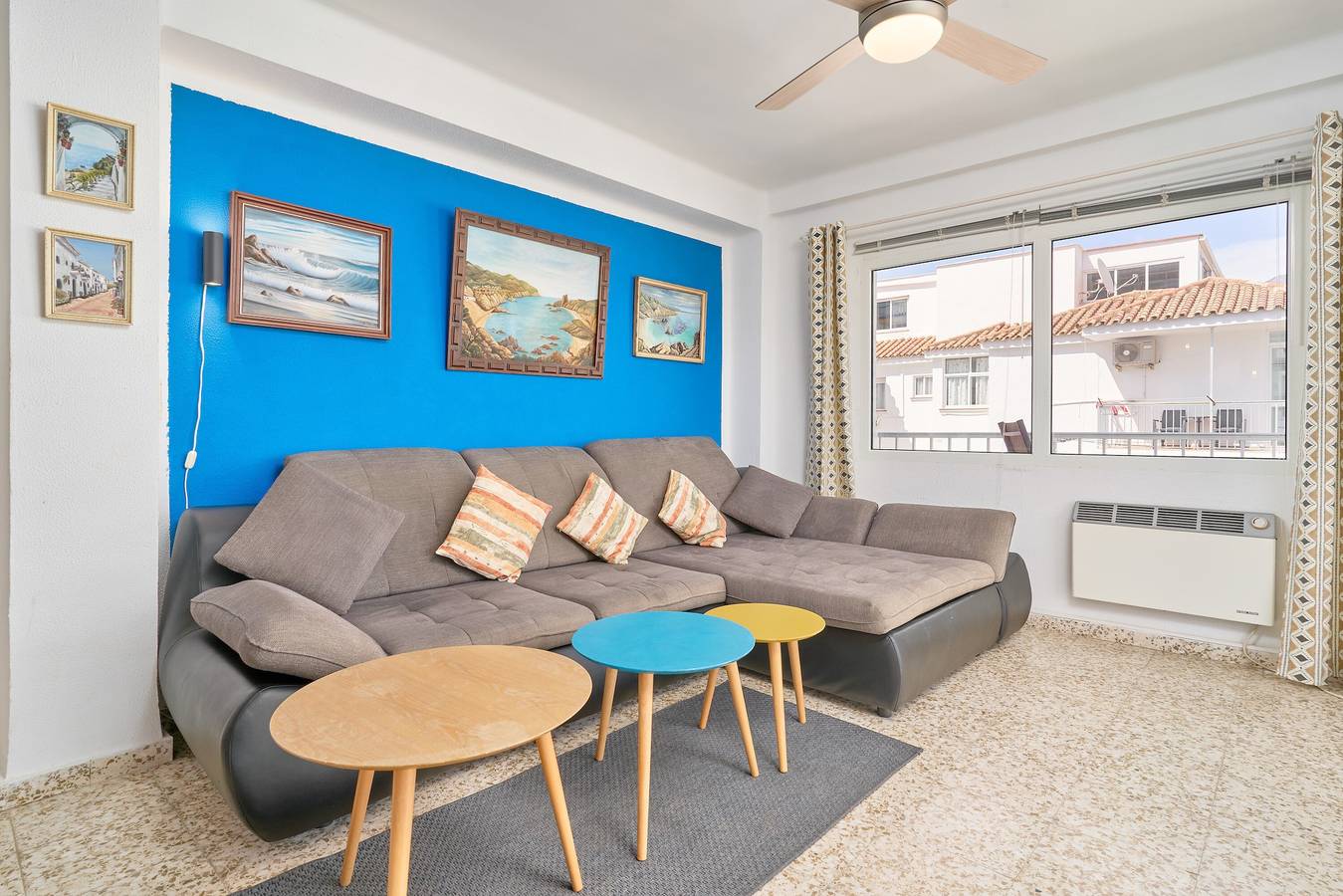 Apartamento inteiro, Apartamento 'Sirena' com vista mar, varanda e Wi-Fi in Nerja Centre, Nerja