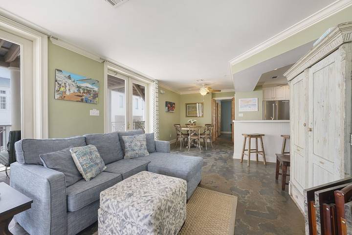 Vacation rental for 6 people, with balcony and pool, with pets in Seaside