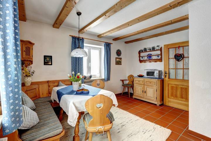 Ganze Ferienwohnung, Ferienwohnungen Fendt - Ferienwohnung Watzmann für 1-2 Pers., 54 m², Schlafzimmer, Wohnraum mit Küche, Terrasse in Stanggaß, Bischofswiesen