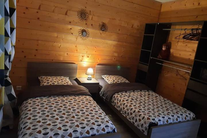 Location de vacances pour 6 personnes, avec terrasse ainsi que jacuzzi et jardin, animaux acceptés à Barésia-sur-l'Ain - 4