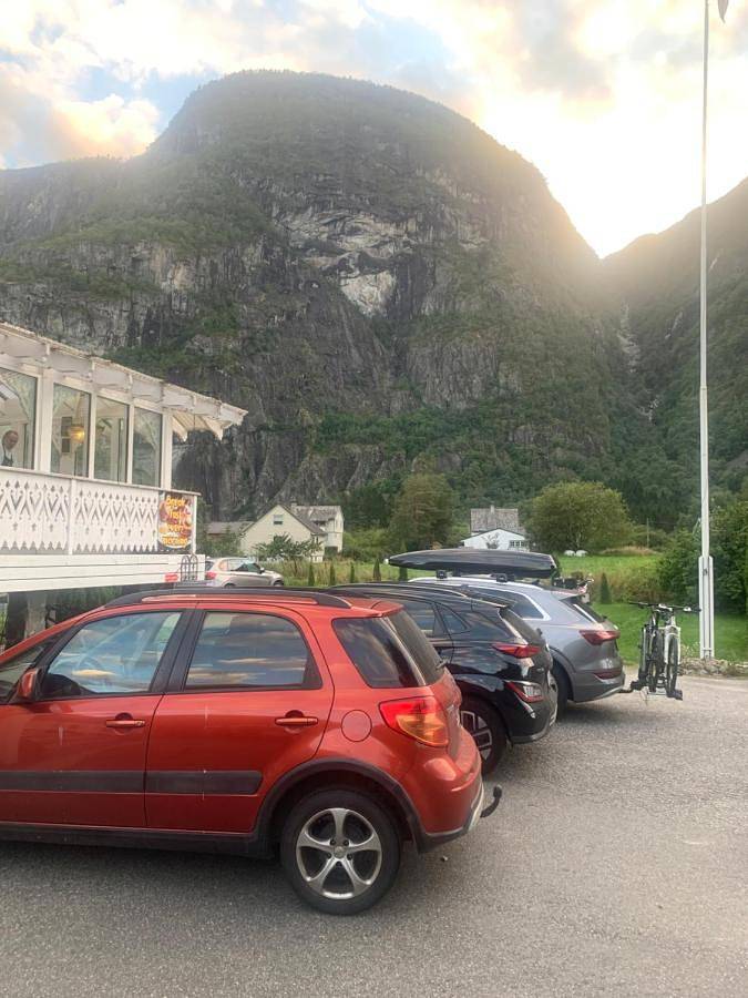 Location de vacances pour 2 personnes, avec jardin ainsi que vue et vue sur le lac dans Eidfjord - 2