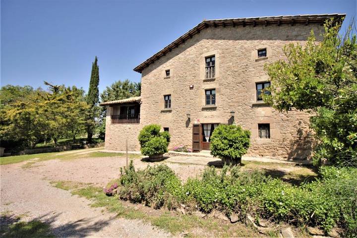 Casa de vacaciones para 15 personas, con piscina y terraza además de vistas y jardín en Osona - 4