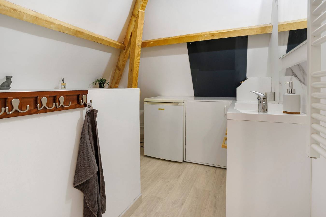 Maraval – Gezellige, gekoelde suite bij gastheer met tuin en toegang tot ons zwembad in Périgueux, foto 15