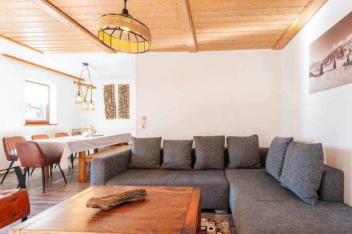 Ferienhaus für 12 Personen, mit Garten und Balkon sowie Sauna
