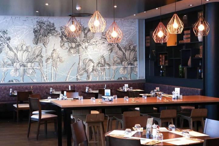 Hôtel pour 2 personnes, avec sauna et jacuzzi ainsi que piscine et terrasse, animaux acceptés à Chassieu - 4