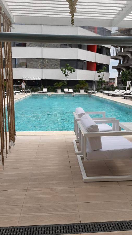 Appartement de vacances pour 4 personnes, avec terrasse et piscine, animaux acceptés