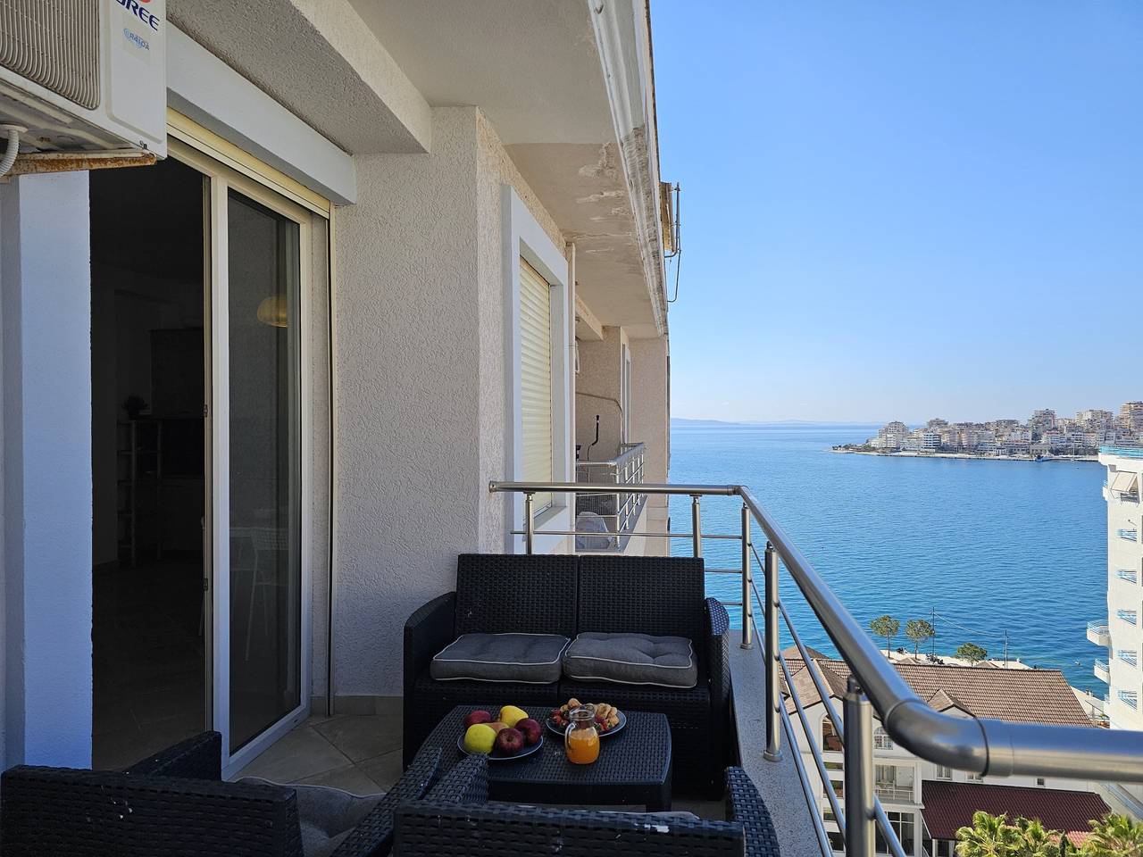 Ganze Wohnung, Ferienwohnung für 5 Personen mit Balkon in Sarandë, Vlorë
