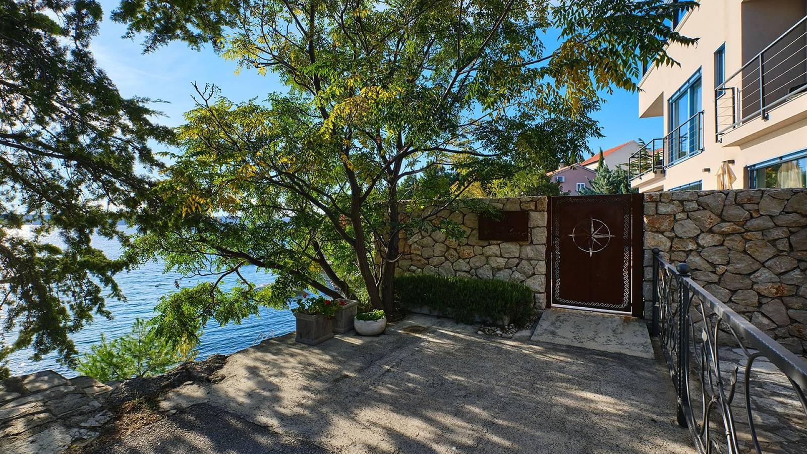 Villa Hemingway beachfront by Villas Guide in Lukovo Šugarje, Velebit Nature Park