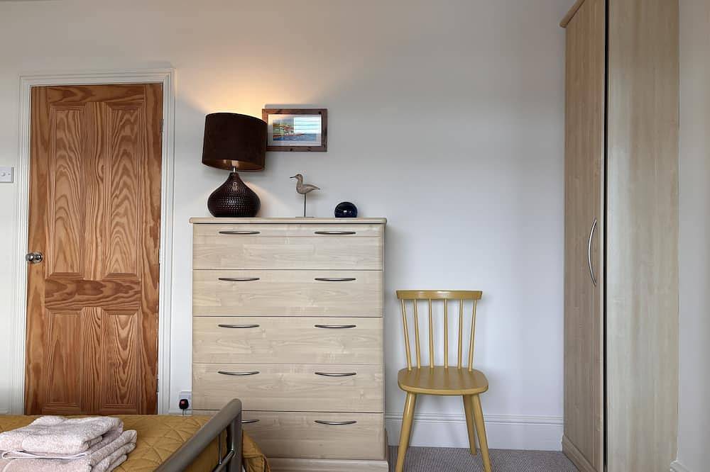 Entire apartment, Beautiful 2 bedroom Deganwy apartment with estuary views in Deganwy, Conwy region