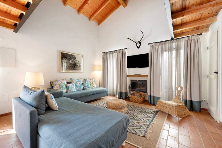 Maison de campagne "Daniel Cottage" avec vue sur les montagnes, piscine partagée et Wi-Fi in Portimão, District de Faro