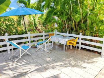 Gîte pour 2 personnes, avec terrasse à Vieux-Habitants