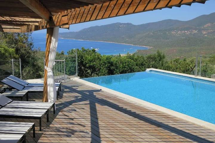 Gîte pour 5 personnes, avec piscine et terrasse dans Plage Cupabia