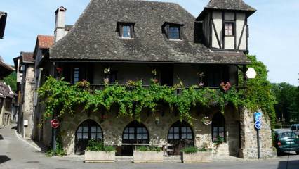Location de vacances pour 15 personnes, avec terrasse à Beaulieu-sur-Dordogne