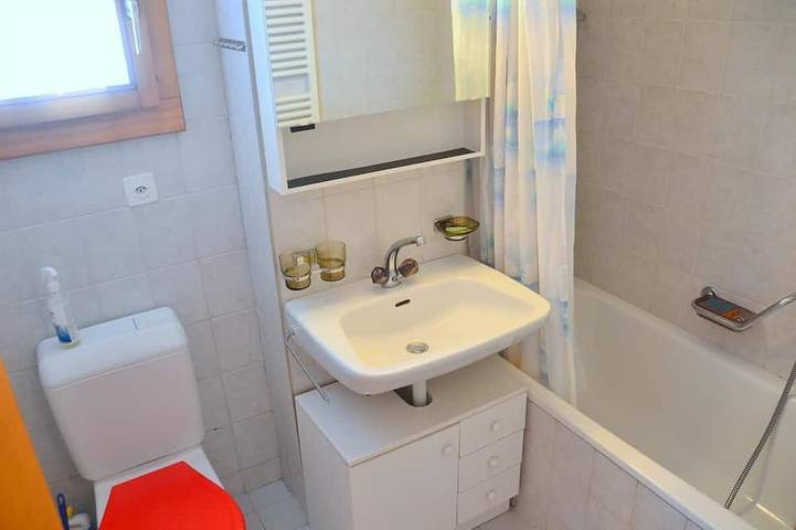 Ganze Wohnung, Aussen: 3-Zimmer-Wohnung in einem kleinen Gebäude in Chandolin, für 4-6 Personen, Balkon mit Gartenm in Chandolin, Anniviers