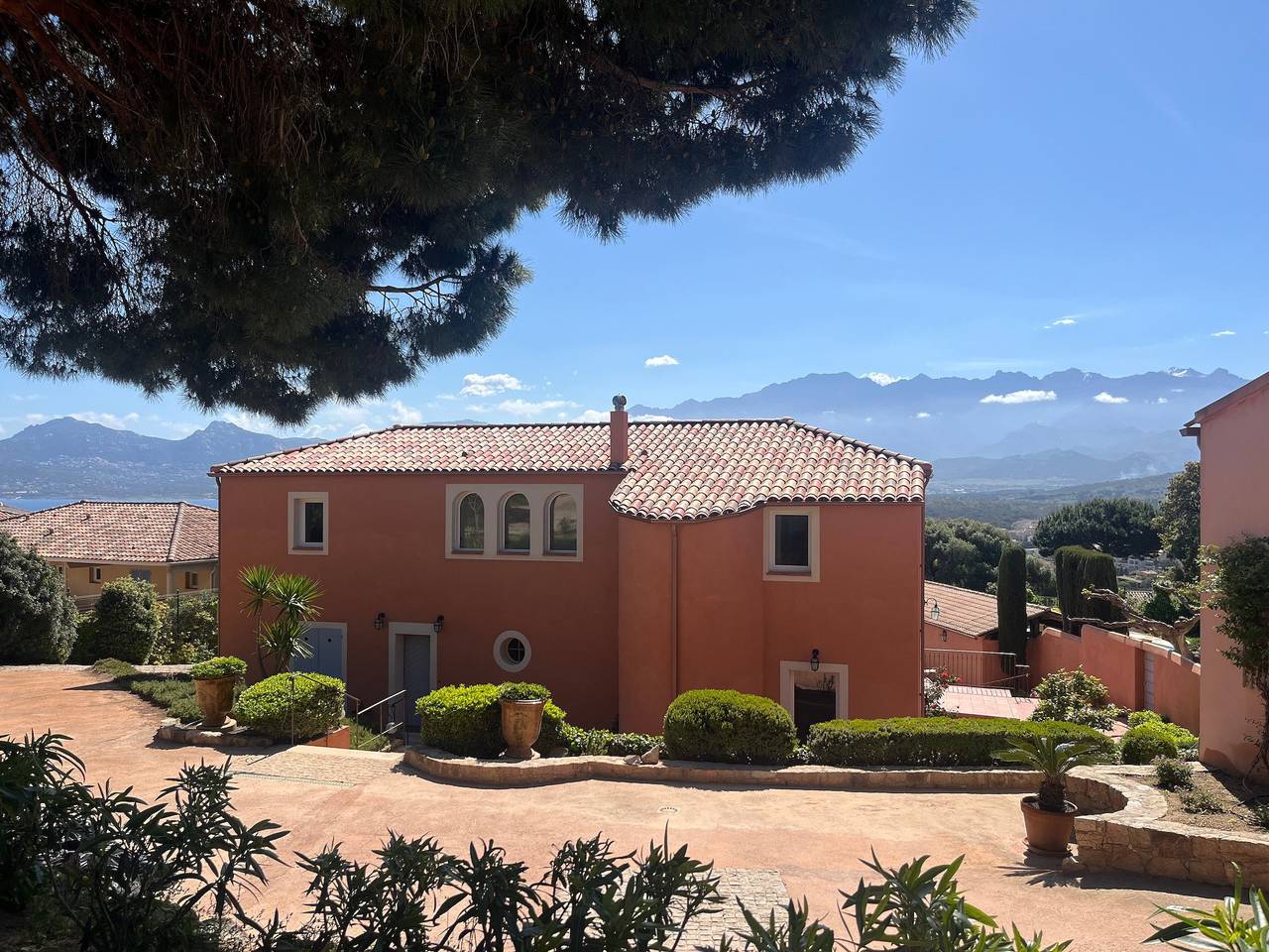Villa 'Cesarina' avec vue sur la mer, Wi-Fi et climatisation in Calvi, Région de Calvi