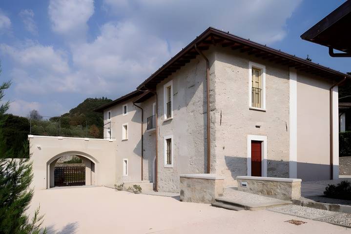 Casa vacacional 'Miramontiluxuryiseo' con vistas a la montaña, Wi-Fi y aire acondicionado in Iseo, Municipio de Iseo
