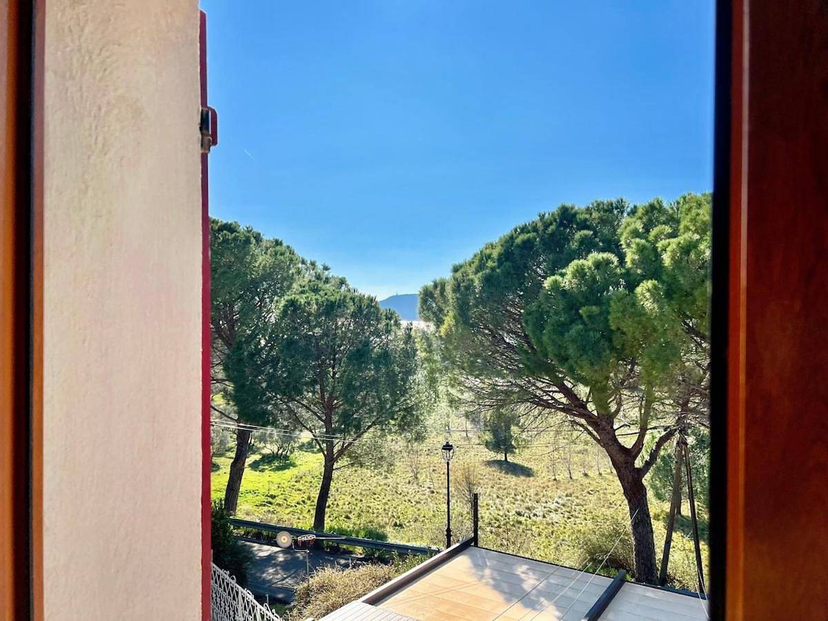 Appartement entier, Studio with Sofa Bed in Miramas, Côte méditerranéenne (France)