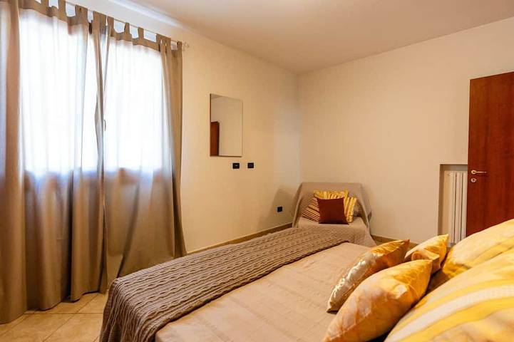 Appartamento intero, Incantevole appartamento per 4 persone con WIFI, balcone, animali ammessi e vista panoramica in Andora, Riviera di Ponente