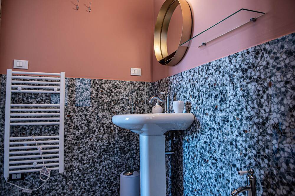B&B U'Panare, in Taranto's historic center a structure reminiscent of home in Taranto, Gulf of Taranto