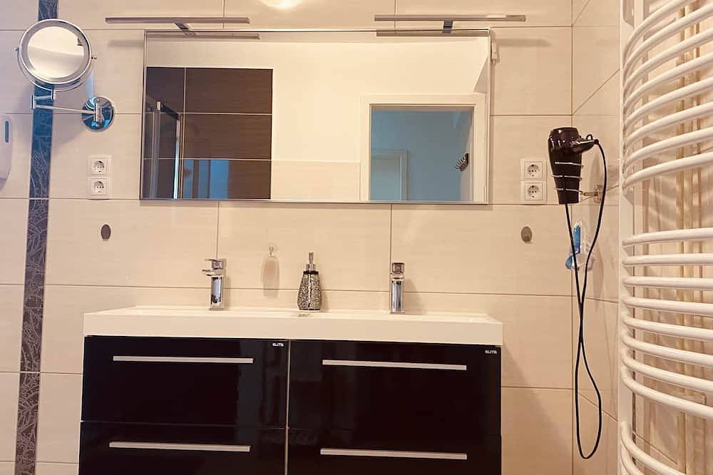 Ganze Wohnung, Schöne und großzügige Ferienwohnung in Bad Harzburg, Harzvorland