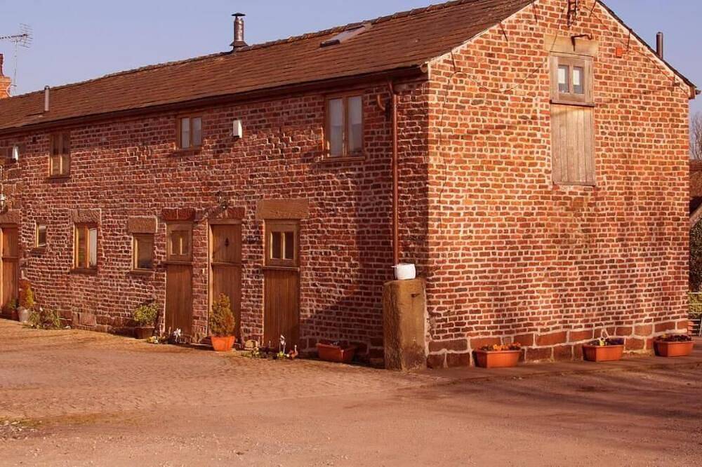 3 dormitorios, 250 años de edad, granero, jacuzzi privado, piscina in Merseyside