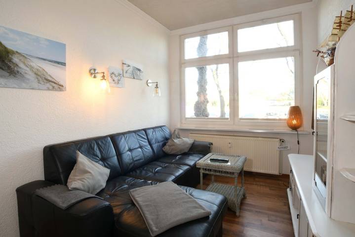 Ferienwohnung für 3 Personen, mit Garten und Sauna in Warnemünde