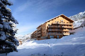 Gîte pour 6 personnes, avec piscine dans Vars (station de ski)