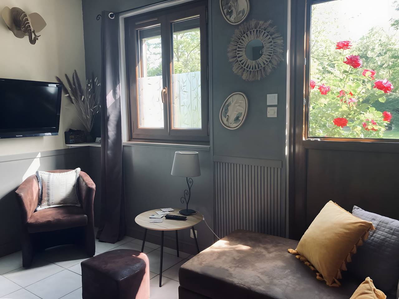 Gite de la chapelle zoo 7 min – quiet, large enclosed park, playground in Noyers-sur-Cher, Romorantin-Lanthenay region