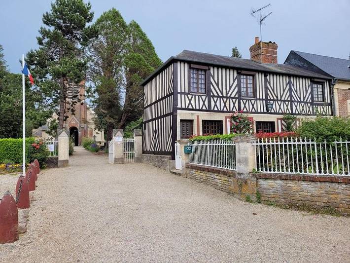 Location de vacances pour 2 personnes, avec jardin et vue à Beuvron-en-Auge - 2