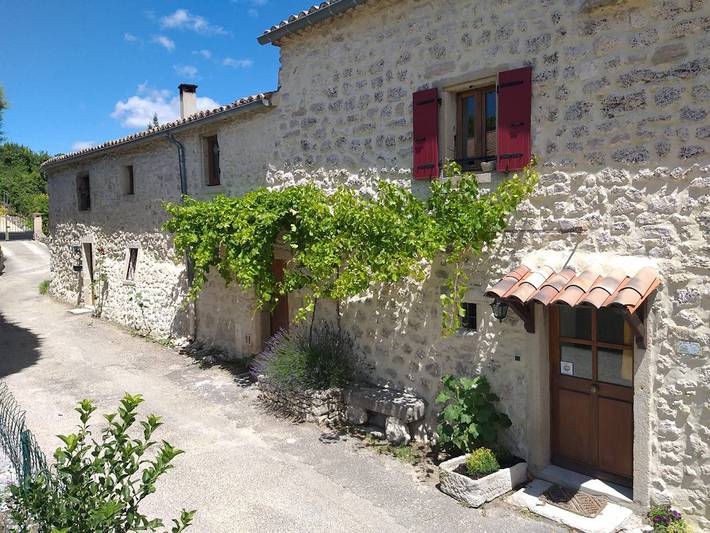 Gîte pour 10 personnes, avec jardin et piscine à Salles-sous-Bois - 3