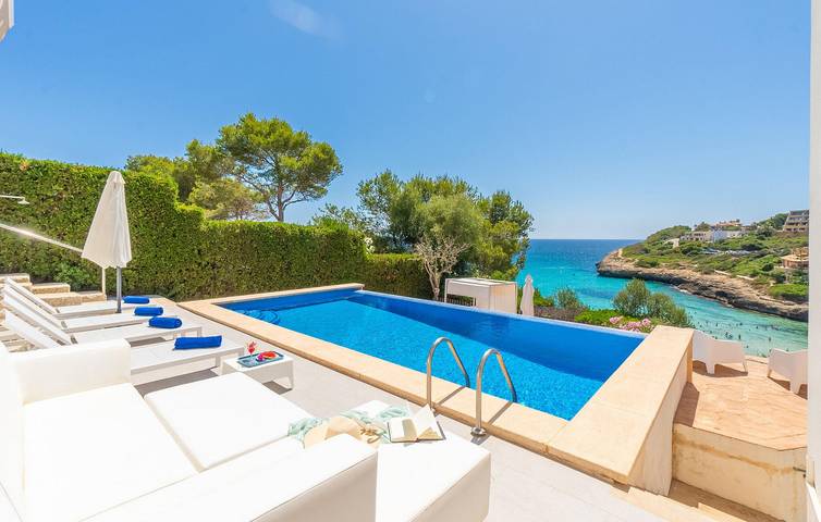 Ferienhaus für 6 Personen, mit Terrasse und Garten in Cala Anguila - 4