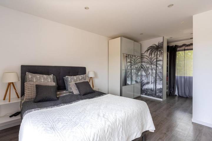 Location de vacances pour 8 personnes, avec piscine ainsi que terrasse et vue à Camps-la-Source - 4