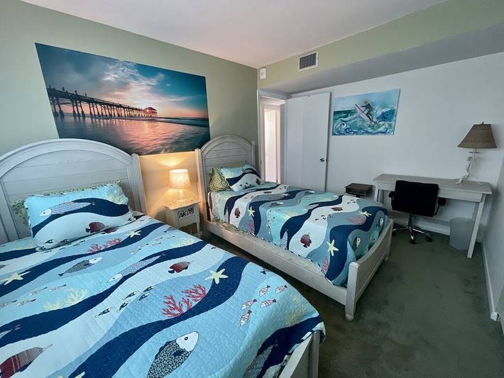 Vacation rental for 6 people, with hot tub and pool as well as balcony in Satellite Beach