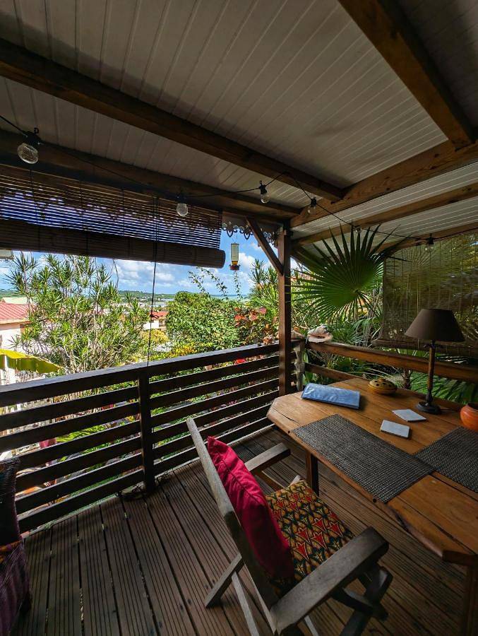 Appartement de vacances pour 2 personnes, avec vue ainsi que jardin et piscine