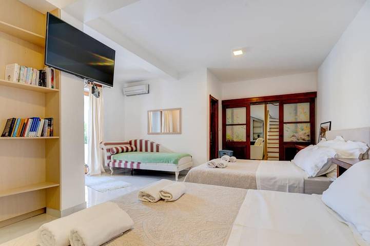 Villa für 8 Personen, mit Sauna und Garten sowie Balkon in Montenegro - 2