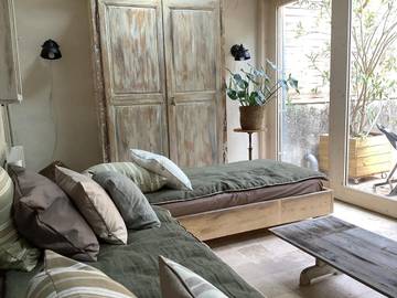 Gîte pour 2 personnes, avec vue et terrasse à Montréal (Lanquedoc-Roussillon)
