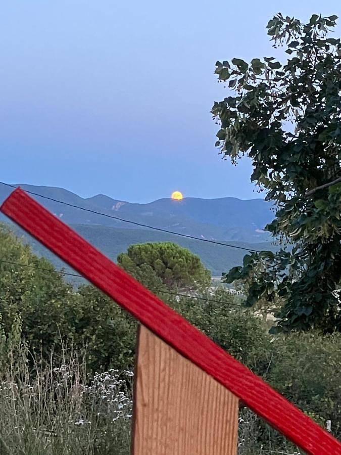 La roulotte de la croix in Entrepierres, Région de Forcalquier